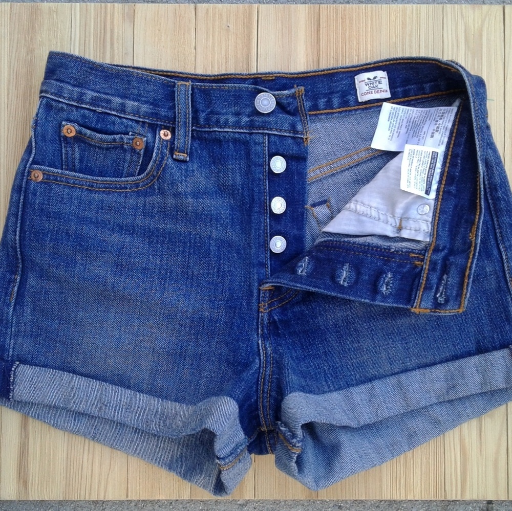 ♥️ sold Levis White Oak Cone High Waist Jean short - Picture 2 of 3
